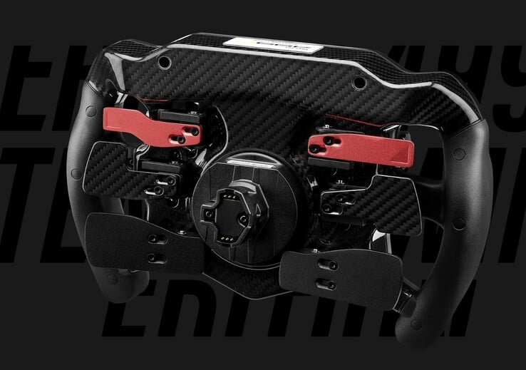 Thrustmaster 法拉利 499P 方向盘配备了一对碳纤维换挡踏板以及四个金属模拟踏板。