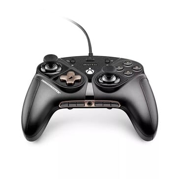 提供 3.5 毫米插孔（图片来源：Thrustmaster）