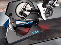Garmin Tacx Neo 2T 承诺让您在家中就能享受逼真的骑行体验。