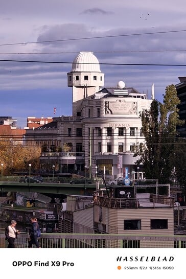 Oppo Find X9 Pro,10 倍变焦,无远摄镜头。