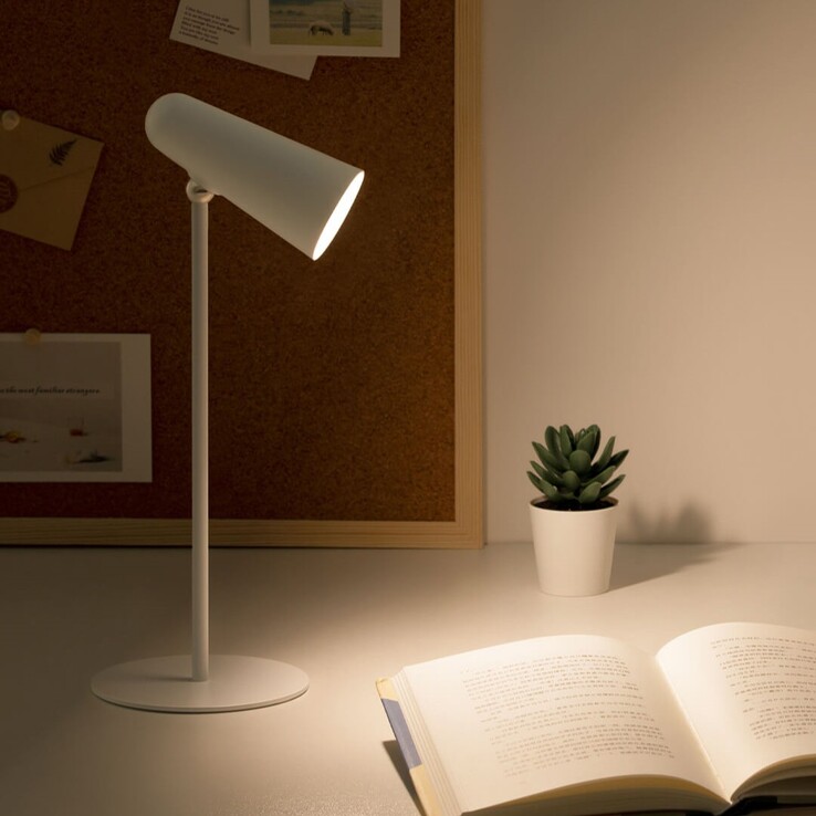 小米米家多功能可充电台灯。(图片来源：小米)