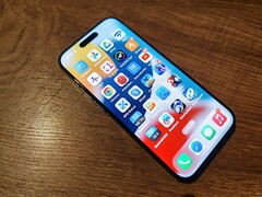 iPhone 15 Pro 的总体设计与 iPhone 14 Pro 相同。