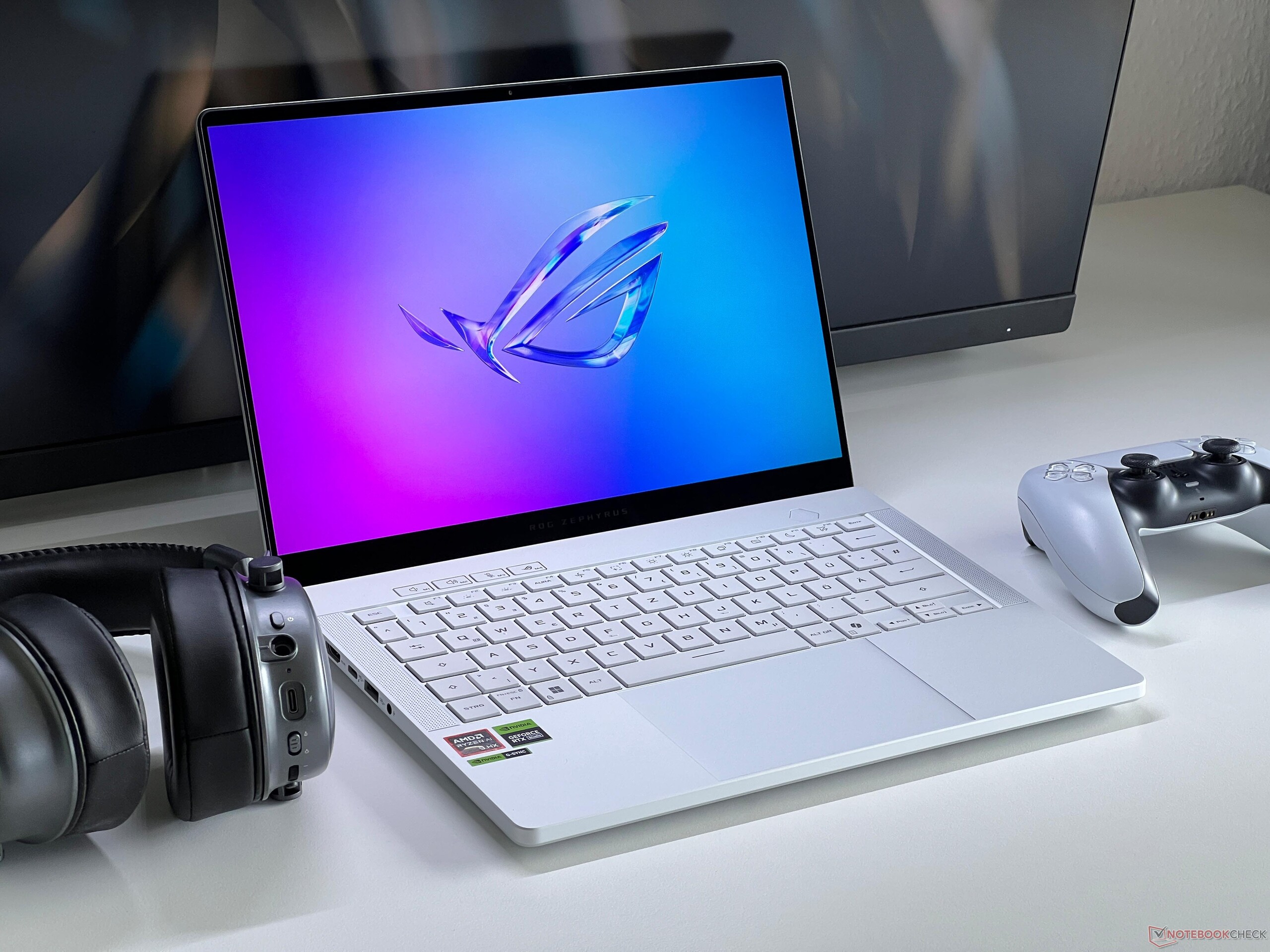 ROG ZEPYHUS G14 5070 TI 机箱 03