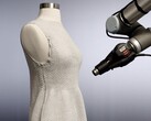 麻省理工学院自组装实验室已试制出一种 4D 针织连衣裙生产方法，可利用热量确保完美合身。 来源：麻省理工学院自组装实验室