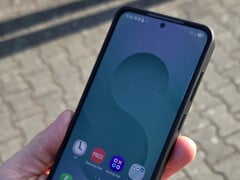 Galaxy 26 的充电速度可能不会比Galaxy S25(如图)快。(图片来源:n