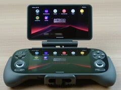Retroid 双屏幕插件可以镜像手持设备的屏幕或显示不同的内容。(图片来源：Retroid Pocket）