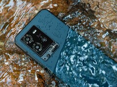 Oukitel WP52：坚固耐用，结构紧凑。