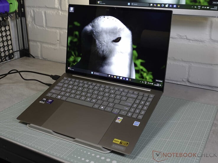 全新宏碁Swift 16实机亮相。
