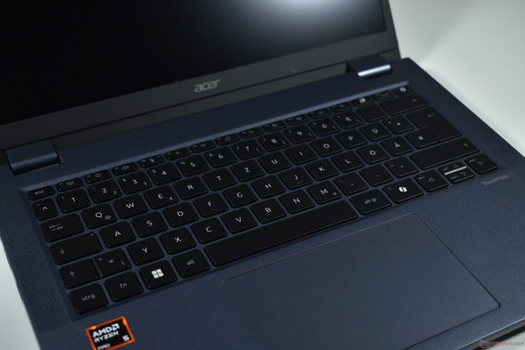 Acer TravelMate P4：键盘