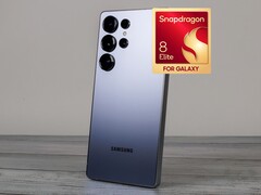 传言Galaxy S26 Ultra 的电池容量和充电功能将比上一代产品有所升级，如图所示。(图片来源：Notebookcheck、高通公司，经编辑）