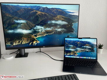 Air M2通过USB-C在4K屏幕上运行良好。