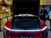 新款特斯拉 Model Y Ultra Red（图片来源：DaltyBrewer/X）