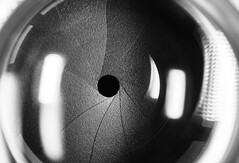 Apple iPhone 18 Pro (Max) 将首次配备可变光圈摄像头。