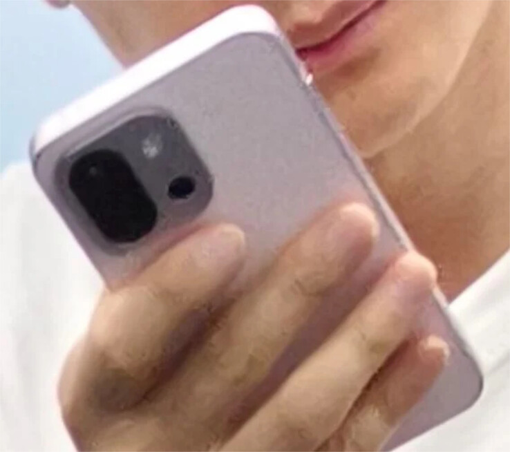 据称 OnePlus 13T 的背面。(图片来源：@Gadgetsdata &amp;Android Headlines)