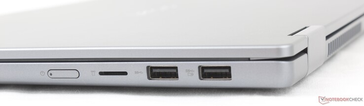 右侧电源按钮、MicroSD 读卡器、2 个 USB-A 3.2 Gen 1（5 Gbps）