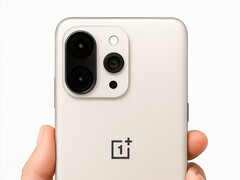 OnePlus 15 的非官方效果图，显示新的摄像头配置。(图片来源：OnePlus Club on X）