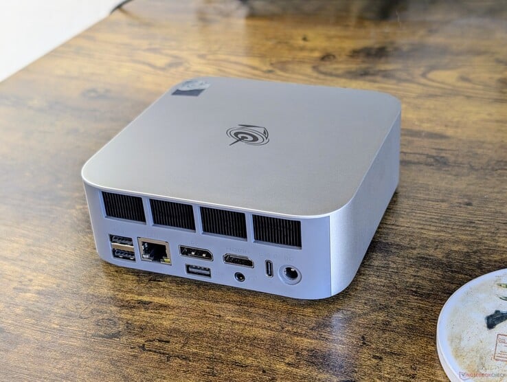USB 端口不一样，没有标签区分