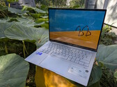 英特尔子笔记本重振雄风 - 华硕 ZenBook 14 OLED UX3405CA 评测