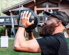 Amazfit 的 Helio Strap（如图）正在接受 3.2.8.3 版更新。(图片来源：Amazfit）