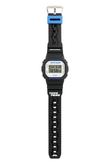 卡西欧 G-Shock DW5600TT25-1 x 东洋轮胎限量版手表正面图。