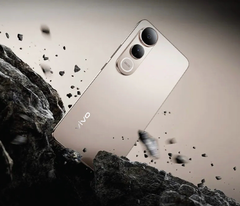 vivo V50 Lite 4G 7.8 毫米的纤薄机身内置 6500 毫安时电池。(图片来源：vivo）