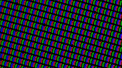 经典 RGB 矩阵中的子像素阵列