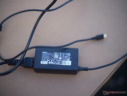 来自 Lite-On 的 65 瓦 USB-C 紧凑型电源