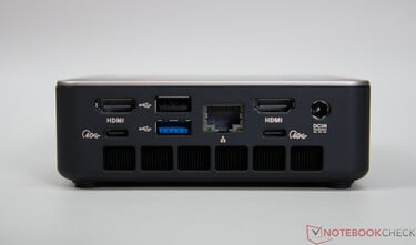 Sapphire Edge AI - 背面的连接器