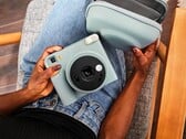 Fujifilm Instax Square 2 可以使用滤镜调整照片效果。