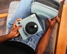 Fujifilm Instax Square 2 可以使用滤镜调整照片效果。