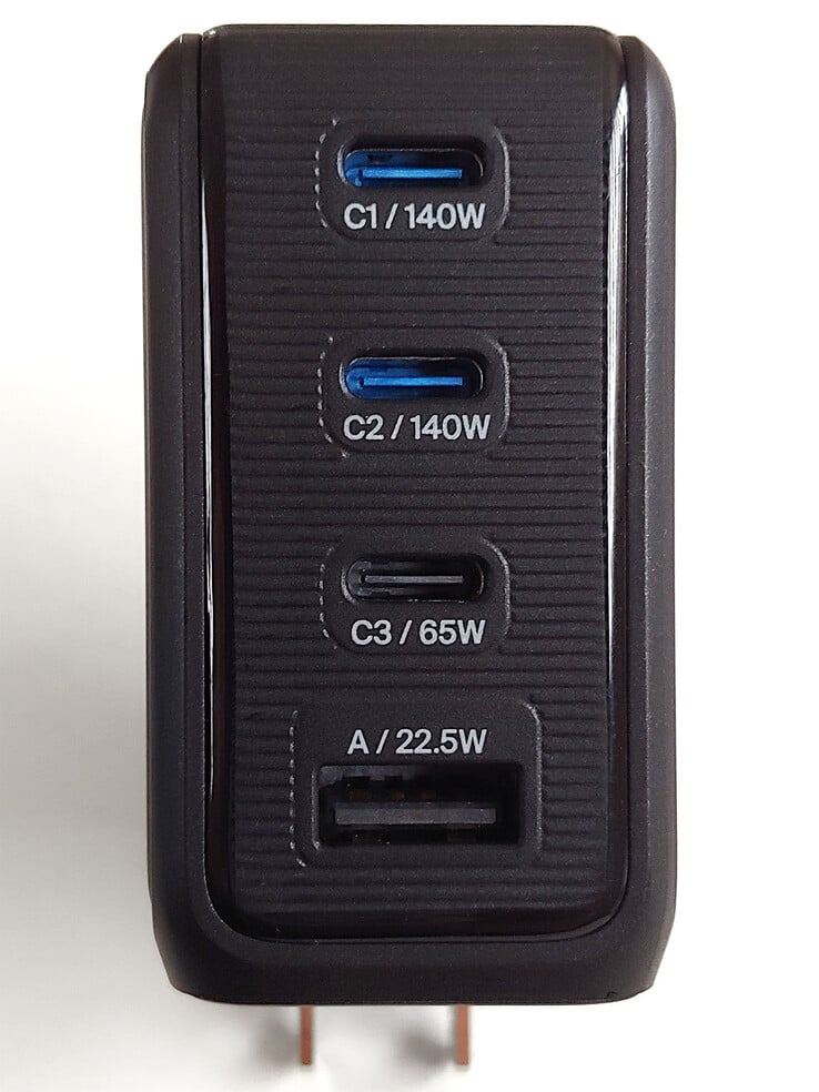 USB 端口。