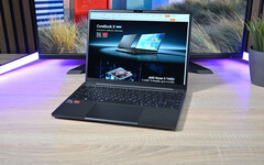 配备 AMD Ryzen 5 7430U 和 2K 显示屏的 Chuwi CoreBook X（图片来源：Notebookcheck）