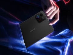 Win Tablet 配备 8.4 英寸显示屏。图为:展示该设备紧凑设计的宣传图片。
