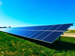 猛犸太阳能推动印第安纳州实现更清洁的能源结构（图片来源：Chelsea, Unsplash）