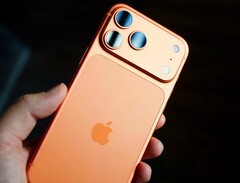 图为Apple iPhone 17 Pro 的后继机型，官方售价可能与之相同