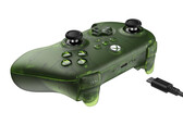 玉版 Xbox 的 8BitDo Ultimate 3 模式控制器可通过 USB-C、蓝牙和 2.4GHz 无线连接。(图片来源：8BitDo）