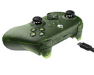 玉版 Xbox 的 8BitDo Ultimate 3 模式控制器可通过 USB-C、蓝牙和 2.4GHz 无线连接。(图片来源：8BitDo）