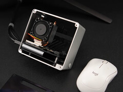 ETA Prime 计划稍后分享制作视频。图：改装后的Galaxy S20 FE mini PC。