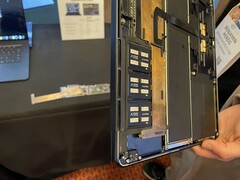 采用薄膜冷却技术的改装 Macbook Air。(图片：Andreas Sebayang/Notebookcheck.com）