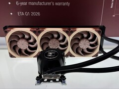 Noctua 在 Computex 2025 上展示的 AIO CPU 散热器。(图片来源：Computerbase）
