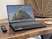 联想 IdeaPad Slim 3 15IWC11 评测：英特尔 Wildcat Lake Core 7 350 首次亮相