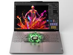 联想 Yoga Pro 9i Gen 9 配备 6 个扬声器和 4 个低音炮。(来源：联想）