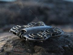 DJI Neo 2 与前代产品一样，预计重 135 克。(图片来源：via Igor Bogdanov）