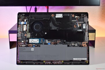 联想 ThinkPad L14 6 代 AMD:内部结构