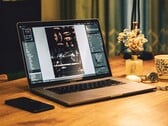 据说 MacBook Ultra 是首款配备触摸屏的 Mac。