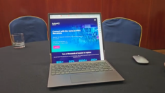 联想的可滚动笔记本电脑概念。(来源:Notebookcheck via YouTube)