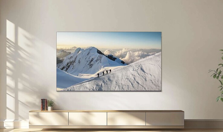 TCL P8L 电视机设计优雅。