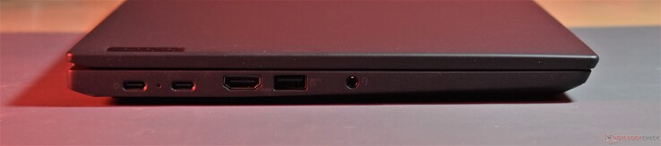 链接：USB4，USB C 3.2 Gen 2，HDMI，USB A 3,2 Gen 1，3.5毫米音频