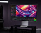 UltraFine 32U990A 目前只能在美国订购。(图片来源：LG）