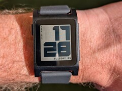 新的 Pebble 应用程序适用于 Core 2 Duo（如图）和 Core Time 2 智能手表。(图片来源：Eric Migicovsky via X.com）